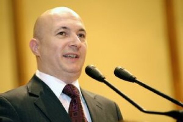 Codrin Ştefănescu: Scandalul ascultării telefoanelor, o nouă fumigenă lansată de DNA